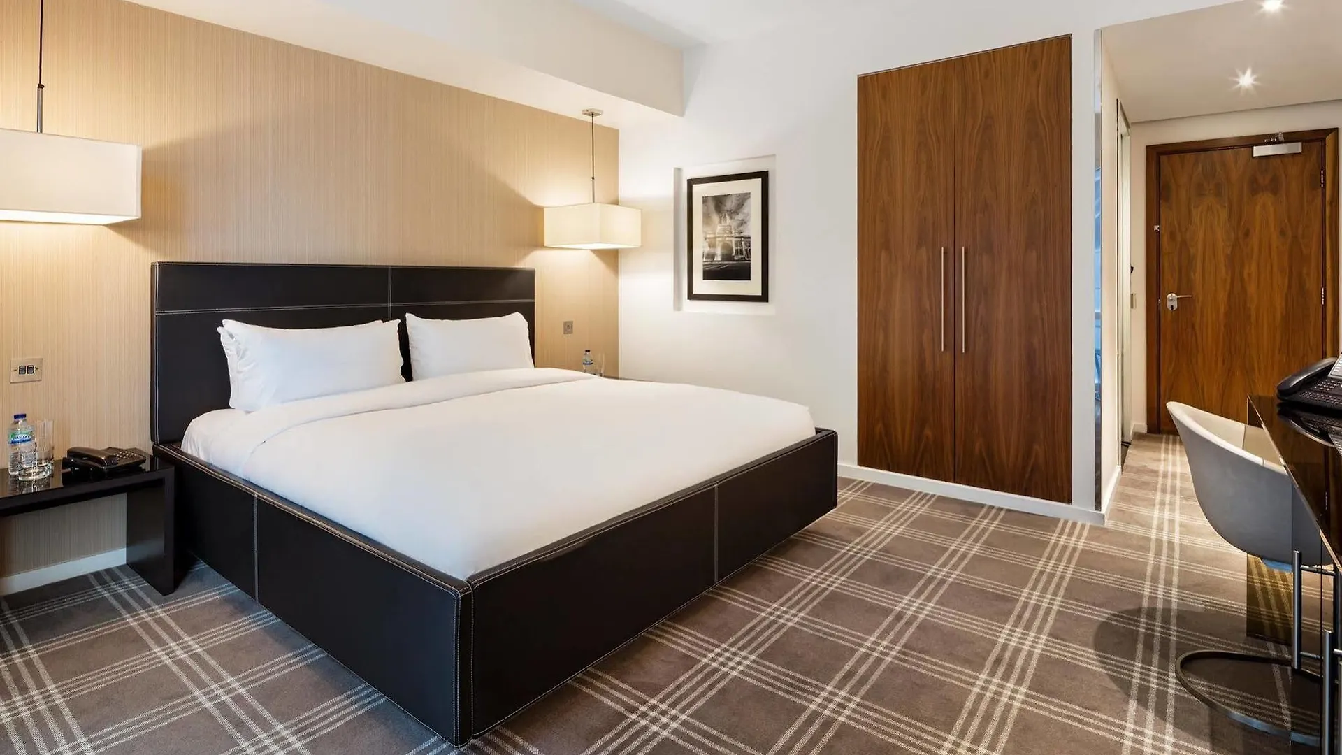 Radisson Blu Hotel, London Canary Wharf East 4*,  בריטניה